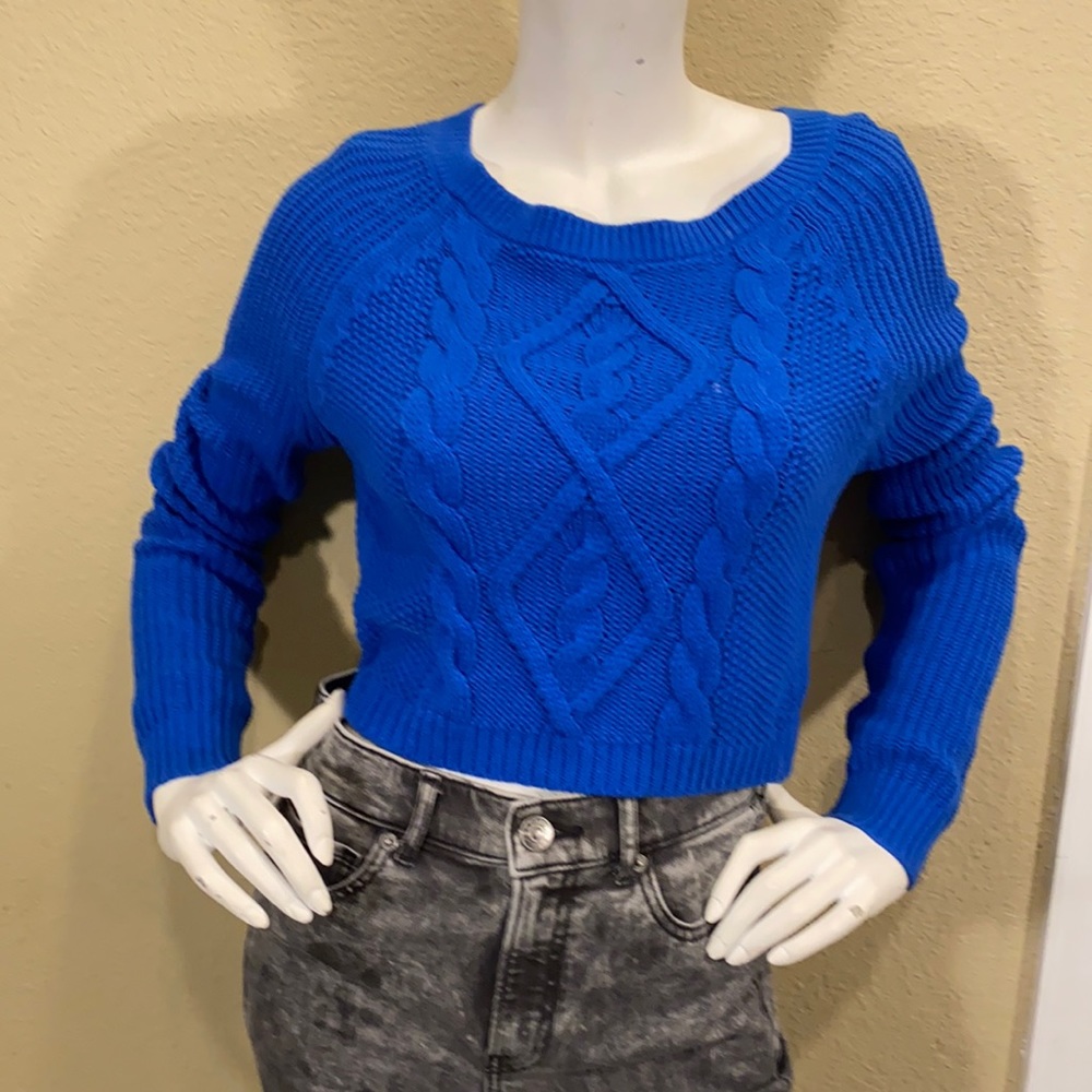 Crop top sweater